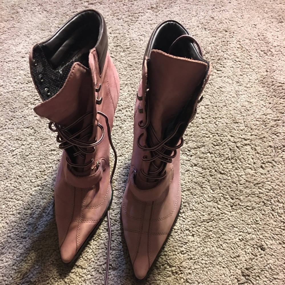 Heeled boots